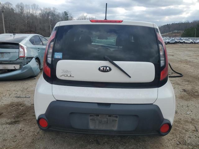 KNDJN2A23F7176123 - 2015 KIA SOUL WHITE photo 6