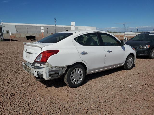 3N1CN7AP7JL872783 - 2018 NISSAN VERSA S WHITE photo 3