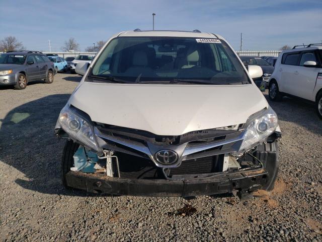 5TDYZ3DC5JS935706 - 2018 TOYOTA SIENNA XLE WHITE photo 5