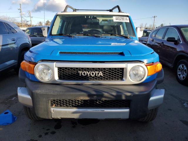 JTEBU11F770011363 - 2007 TOYOTA FJ CRUISER BLUE photo 5