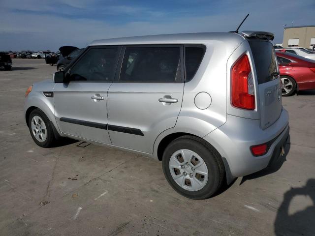 KNDJT2A53D7553658 - 2013 KIA SOUL SILVER photo 2