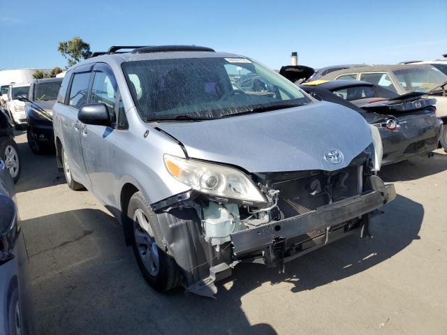 5TDZK3DC1DS392884 - 2013 TOYOTA SIENNA SILVER photo 4