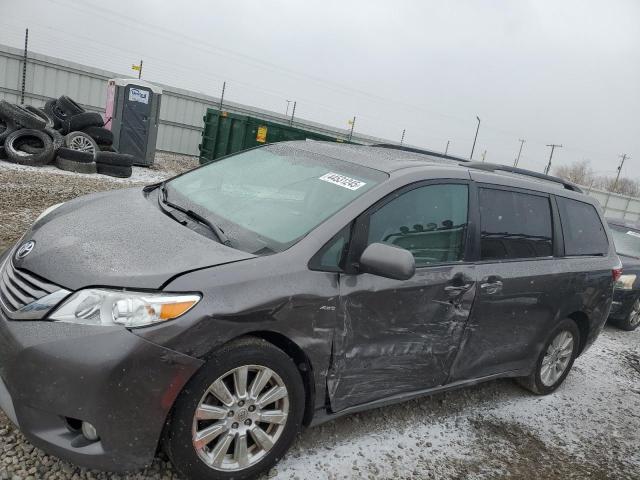 2017 TOYOTA SIENNA XLE, 