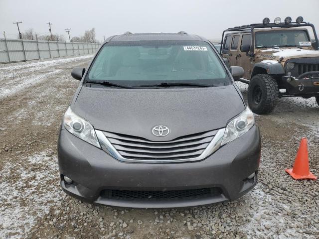 5TDDZ3DC5HS180985 - 2017 TOYOTA SIENNA XLE GRAY photo 5