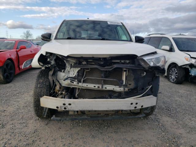 JTEBU5JR0K5625927 - 2019 TOYOTA 4RUNNER SR5 WHITE photo 5