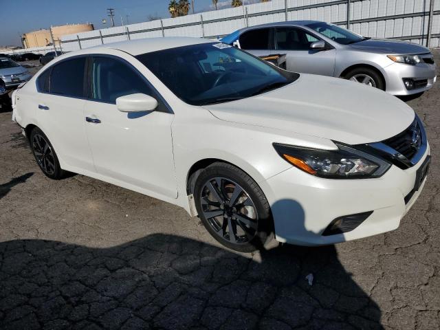 1N4AL3AP8JC104928 - 2018 NISSAN ALTIMA 2.5 WHITE photo 4