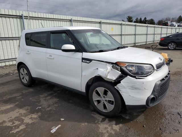 KNDJN2A25F7127733 - 2015 KIA SOUL WHITE photo 4