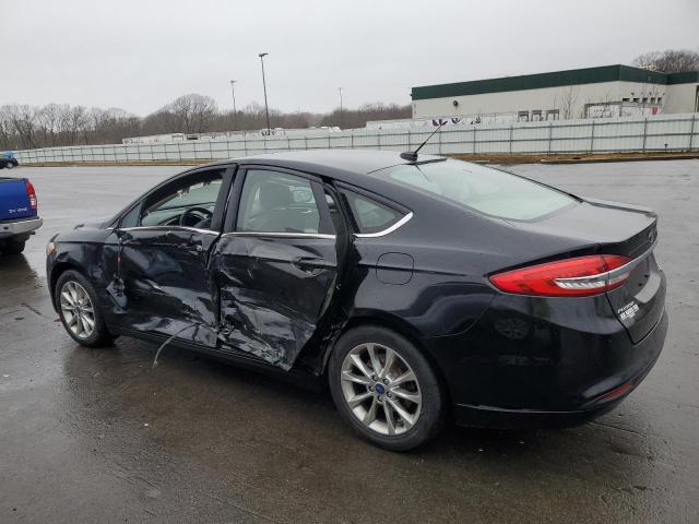 3FA6P0HD4HR320145 - 2017 FORD FUSION SE BLACK photo 2