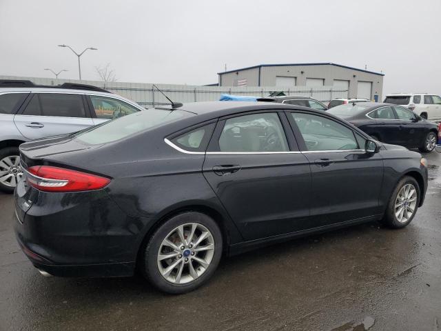 3FA6P0HD4HR320145 - 2017 FORD FUSION SE BLACK photo 3