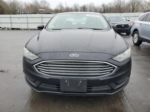 3FA6P0HD4HR320145 - 2017 FORD FUSION SE BLACK photo 5