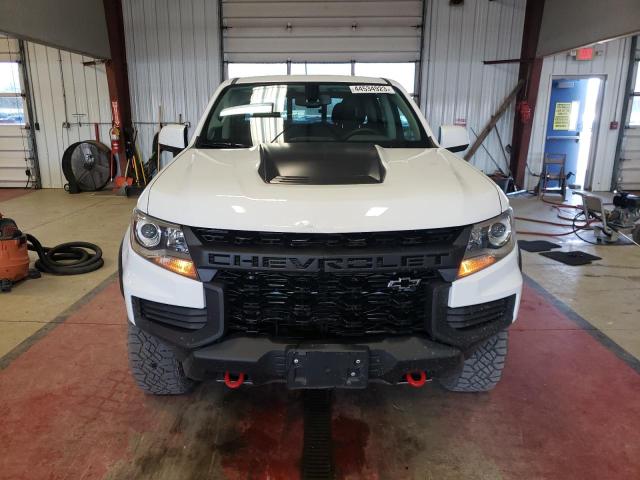 1GCGTEEN8N1253981 - 2022 CHEVROLET COLORADO ZR2 WHITE photo 5