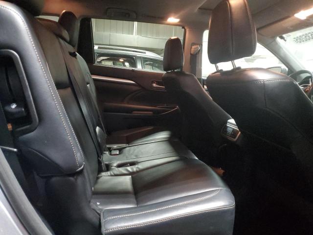 5TDJKRFH2GS506999 - 2016 TOYOTA HIGHLANDER XLE 银色 照片 11