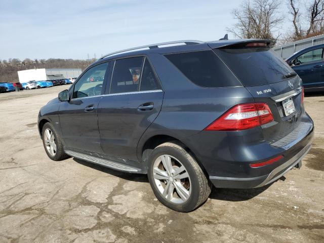 4JGDA5HBXCA040047 - 2012 MERCEDES-BENZ ML 350 4MATIC GRAY photo 2