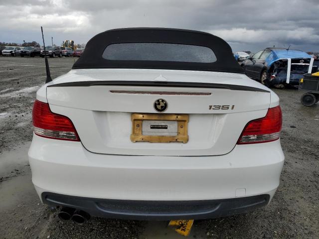 WBAUN93588VK39547 - 2008 BMW 135 I WHITE photo 6