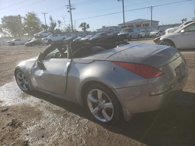 JN1BZ36A88M851101 - 2008 NISSAN 350Z ROADSTER SILVER photo 2