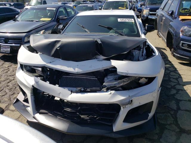 1G1FJ1R60J0174519 - 2018 CHEVROLET CAMARO ZL1 WHITE photo 5