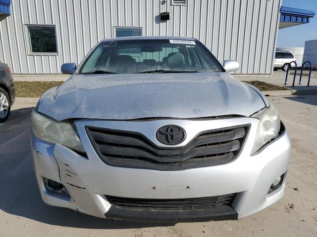 4T1BK3EK9AU100554 - 2010 TOYOTA CAMRY SE SILVER photo 5