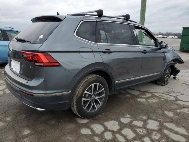 3VV3B7AX8JM035574 - 2018 VOLKSWAGEN TIGUAN SE GRAY photo 3