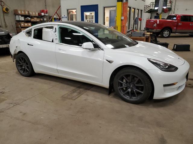 5YJ3E1EB1JF067062 - 2018 TESLA MODEL 3 WHITE photo 4