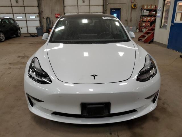 5YJ3E1EB1JF067062 - 2018 TESLA MODEL 3 WHITE photo 5