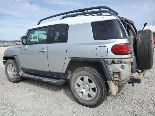 JTEZU11F78K003316 - 2008 TOYOTA FJ CRUISER SILVER photo 2