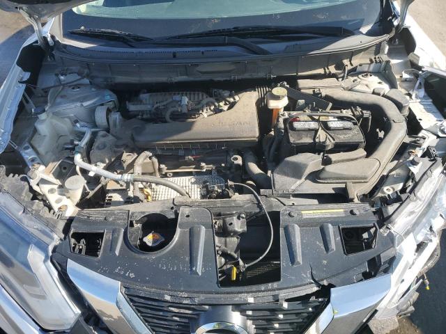 KNMAT2MV0HP560231 - 2017 NISSAN ROGUE S SILVER photo 11