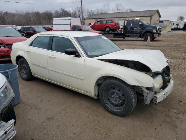 2C3JA43R25H583567 - 2005 CHRYSLER 300 WHITE photo 4