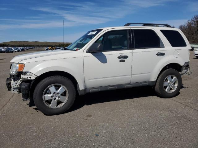 1FMCU03789KA44593 - 2009 FORD ESCAPE XLT WHITE photo 1