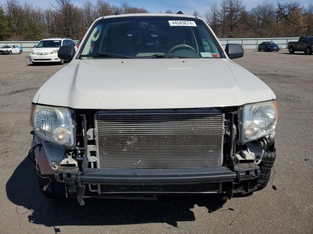 1FMCU03789KA44593 - 2009 FORD ESCAPE XLT WHITE photo 5