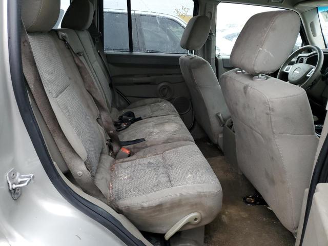 1J8HG48K18C210590 - 2008 JEEP COMMANDER SPORT ბეჟი ფოტო 11