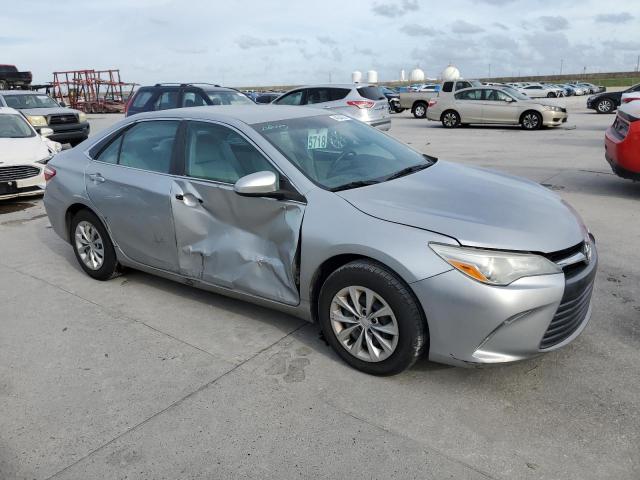 4T4BF1FK3GR578250 - 2016 TOYOTA CAMRY LE SILVER photo 4