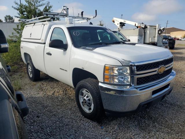 1GC0KVCG8EF165881 - 2014 CHEVROLET SILVERADO K2500 HEAVY DUTY WHITE photo 4