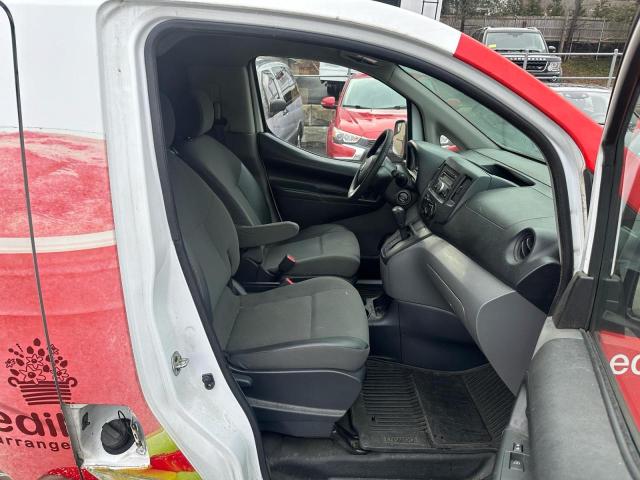 3N6CM0KN6GK696082 - 2016 NISSAN NV200 2.5S RED photo 8