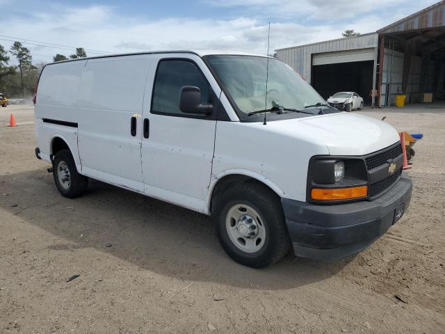 1GCWGAFF7H1109164 - 2017 CHEVROLET EXPRESS G2 WHITE photo 4