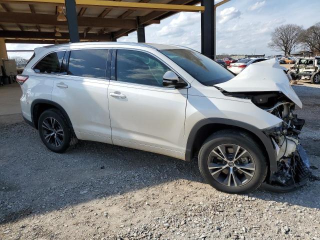 5TDKKRFH2GS504190 - 2016 TOYOTA HIGHLANDER XLE WHITE photo 4
