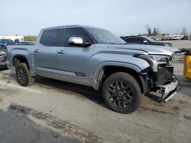 5TFNC5DB0RX052741 - 2024 TOYOTA TUNDRA CREWMAX PLATINUM Gümüş foto 4