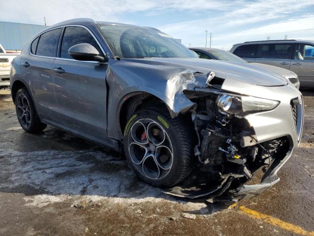ZASPAKBN1K7C52373 - 2019 ALFA ROMEO STELVIO TI SILVER photo 4