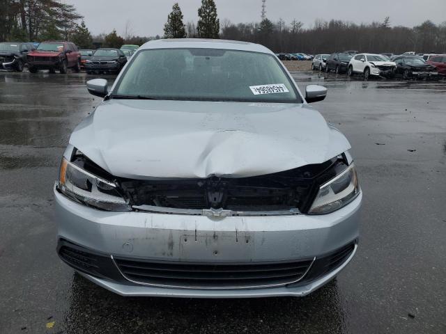 3VWDP7AJ7DM310241 - 2013 VOLKSWAGEN JETTA SE SILVER photo 5