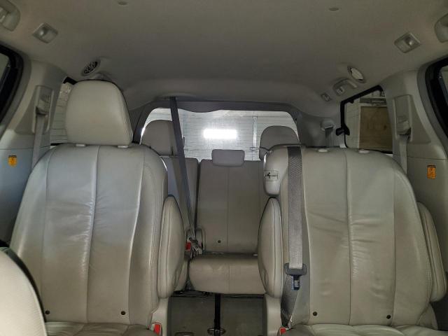 5TDYK3DC8BS172652 - 2011 TOYOTA SIENNA XLE GRAY photo 10