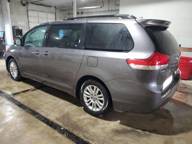 5TDYK3DC8BS172652 - 2011 TOYOTA SIENNA XLE GRAY photo 2