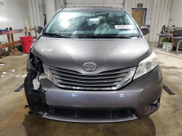 5TDYK3DC8BS172652 - 2011 TOYOTA SIENNA XLE GRAY photo 5