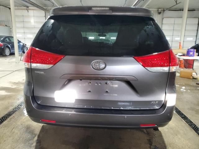 5TDYK3DC8BS172652 - 2011 TOYOTA SIENNA XLE GRAY photo 6