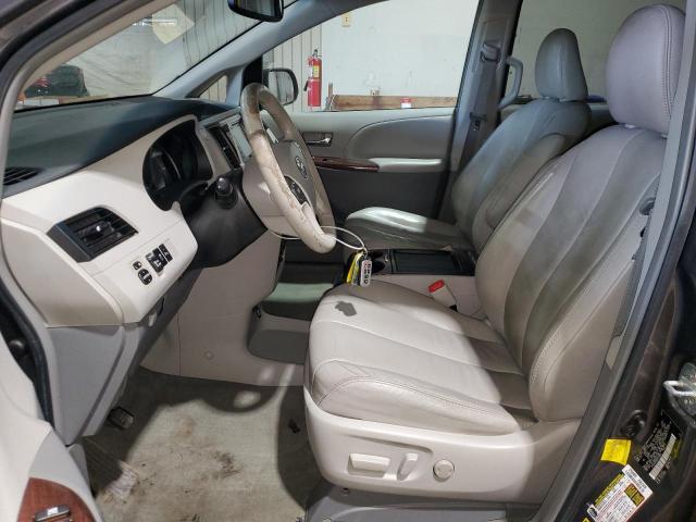 5TDYK3DC8BS172652 - 2011 TOYOTA SIENNA XLE GRAY photo 7