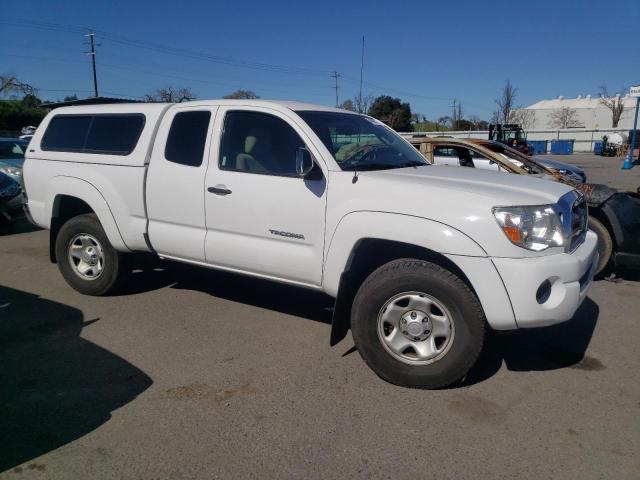 5TETX4GN2AZ730981 - 2010 TOYOTA TACOMA PRERUNNER ACCESS CAB WHITE photo 4