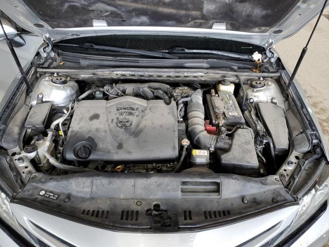 4T1BZ1HK4JU500386 - 2018 TOYOTA CAMRY XSE SILVER photo 11