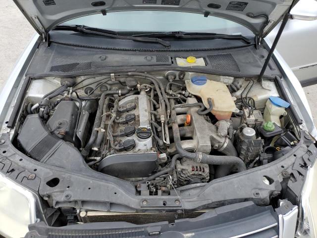 WVWPD63B94E263325 - 2004 VOLKSWAGEN PASSAT GLS SILVER photo 11