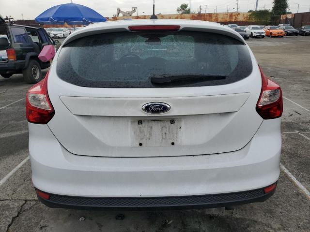 1FADP3K28DL363671 - 2013 FORD FOCUS SE WHITE photo 6