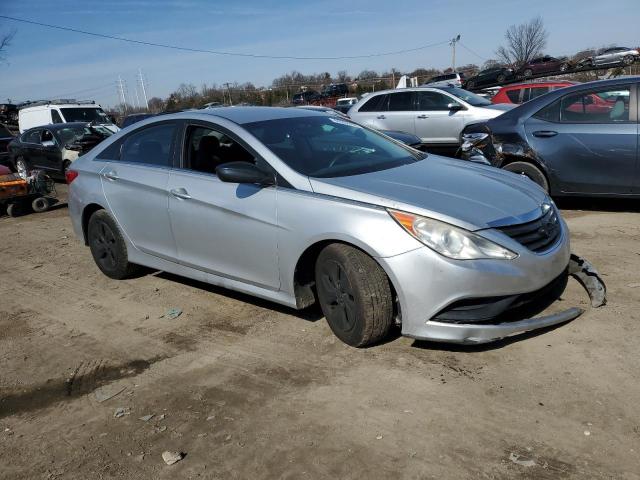 5NPEB4AC6EH819718 - 2014 HYUNDAI SONATA GLS SILVER photo 4