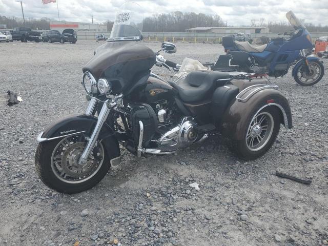 2013 HARLEY-DAVIDSON FLHTCUTG TRI GLIDE ULTRA CLASSIC, 