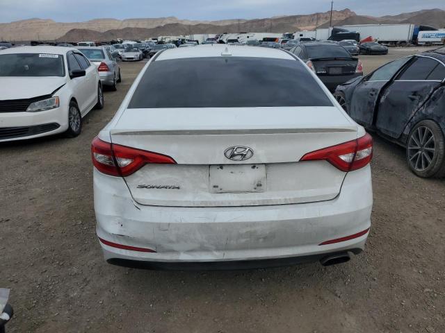 5NPE24AF9FH039854 - 2015 HYUNDAI SONATA SE WHITE photo 6